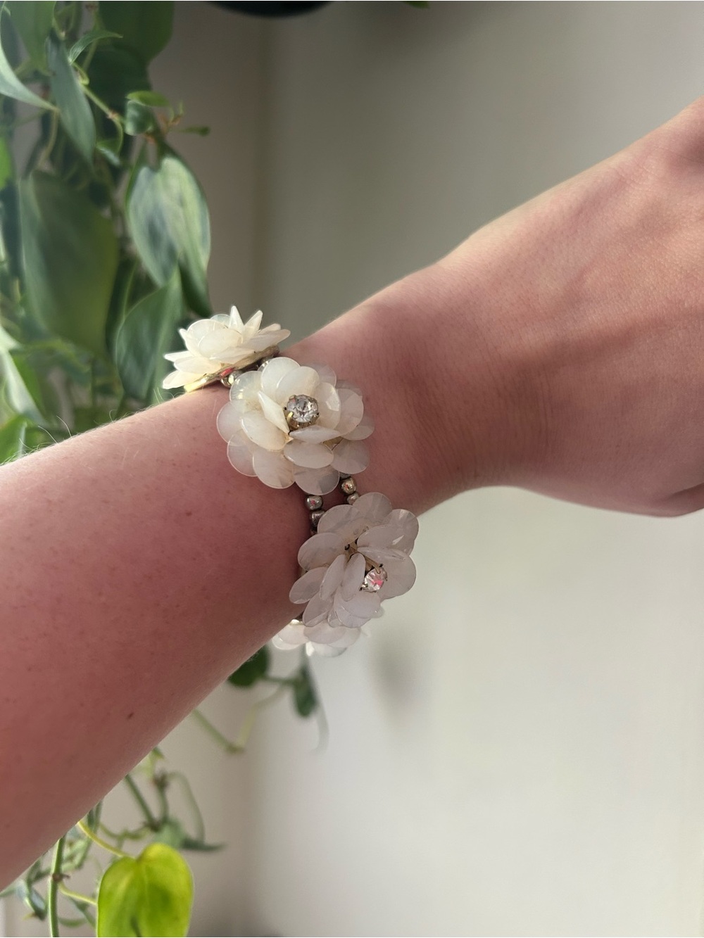 Le Château White Floral Stretch Bracelet with Rhinestone Accents